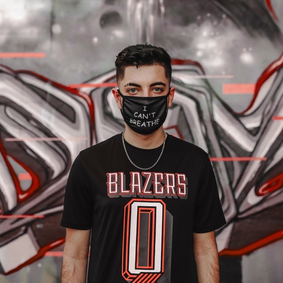 LIMITED SUPPLY BLACK LIVES MATTER CLOTH MASKS ✊🏿 - Picture 1 of 2